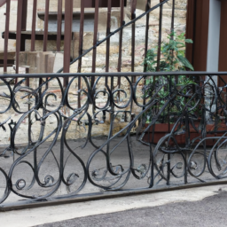 Grille Métallique Ornée pour une Touche Artistique Deuil-la-Barre